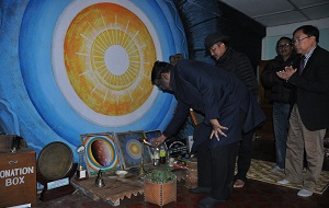 The Governor of Arunachal Pradesh Shri V. Shanmuganathan offering prayers to Danyi Piilo in the Meder Nello at Zero, Lower Subansiri District on 1st January 2017.